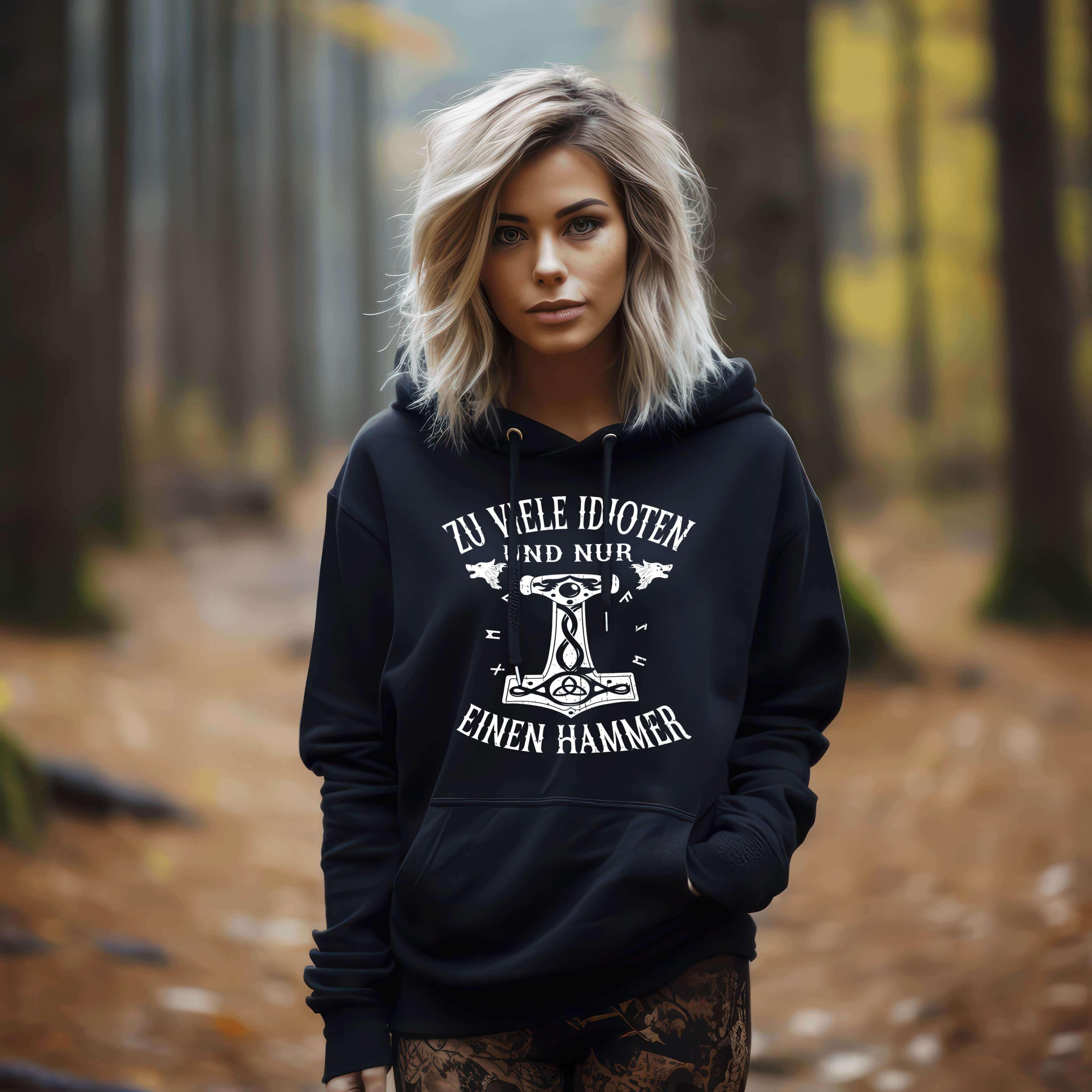 Schildmaid Hoodie "Mjölnir und Wölfe"