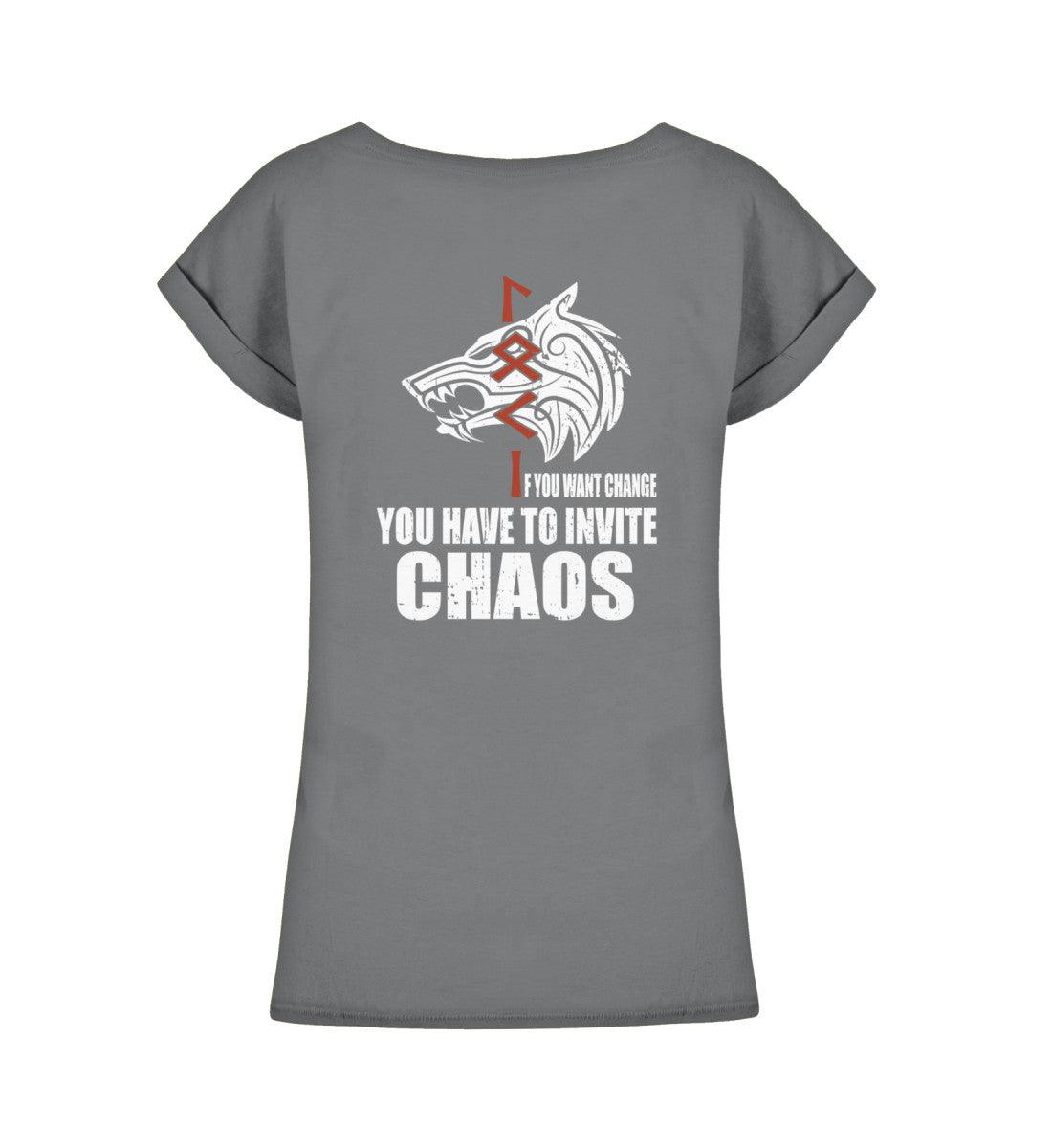 Schildmaiden Extendet Shirt – „You Have to Invite Chaos“ mit Wolf & Runen - Nordic Viking Wear