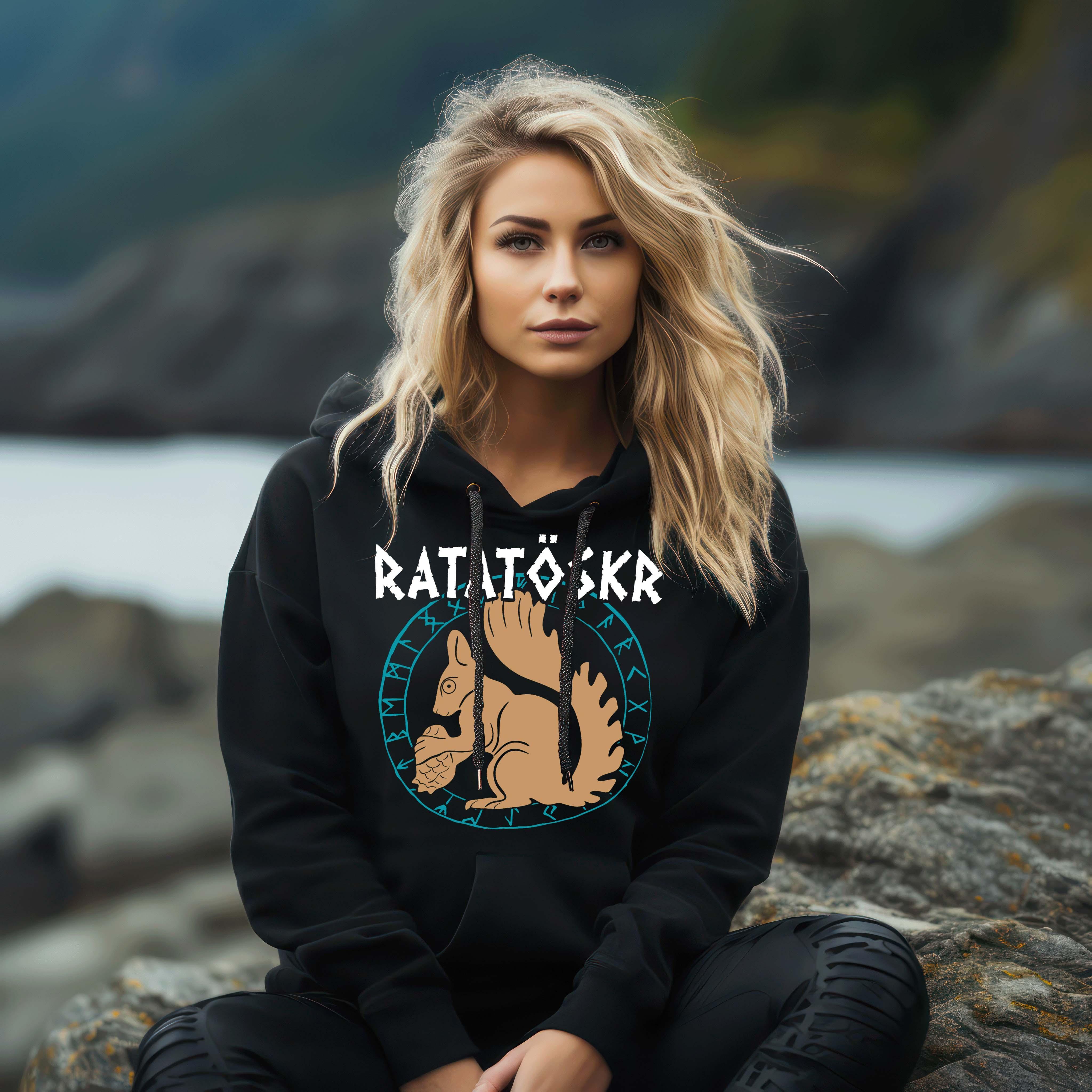 Schildmaiden Hoodie "RATATÖSKR" – Eichhörnchen-Design mit Runenkreis