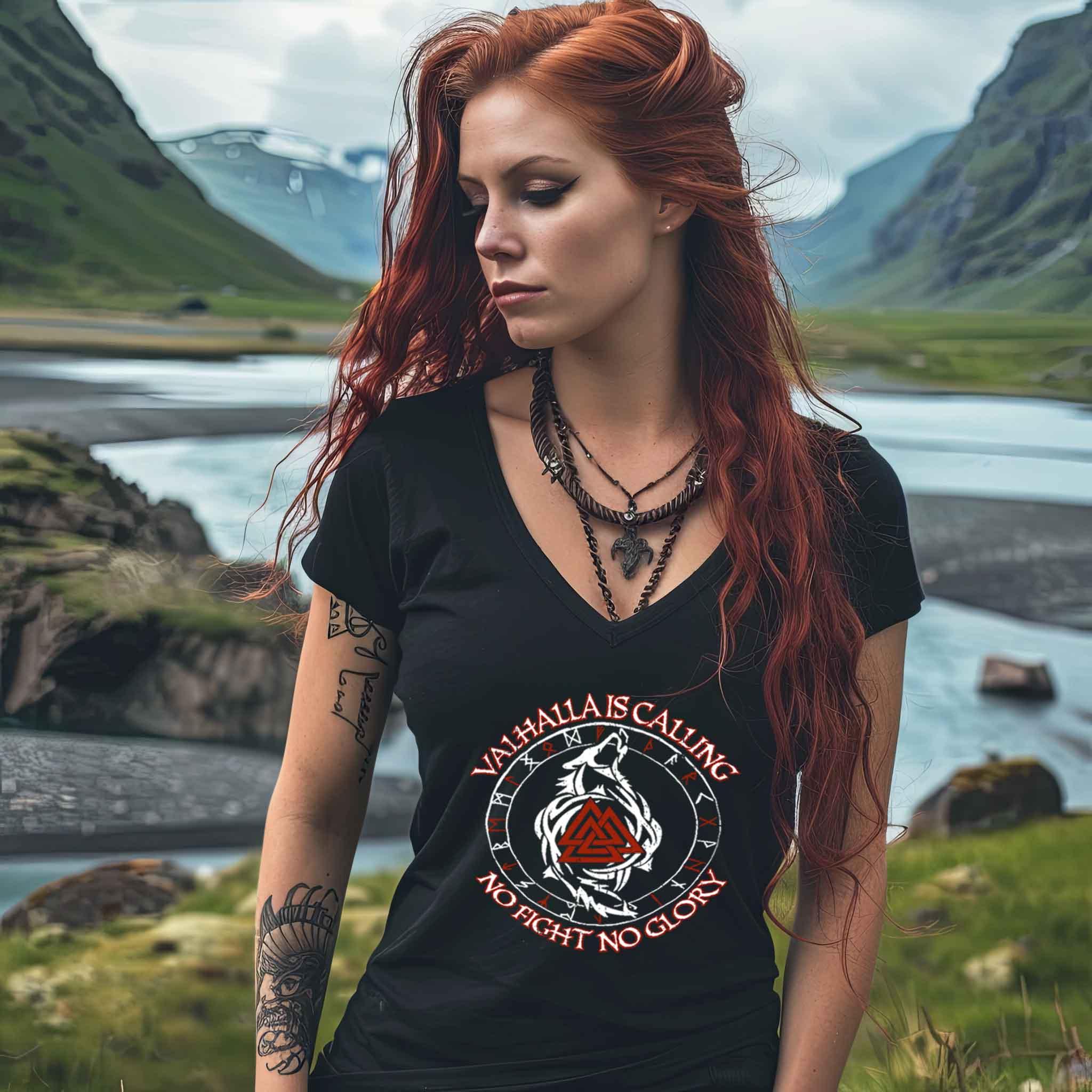 Valhalla Is Calling – No Fight No Glory | Schildmaiden V-Neck mit Runen, Wolf und Valknut - Nordic Viking Wear