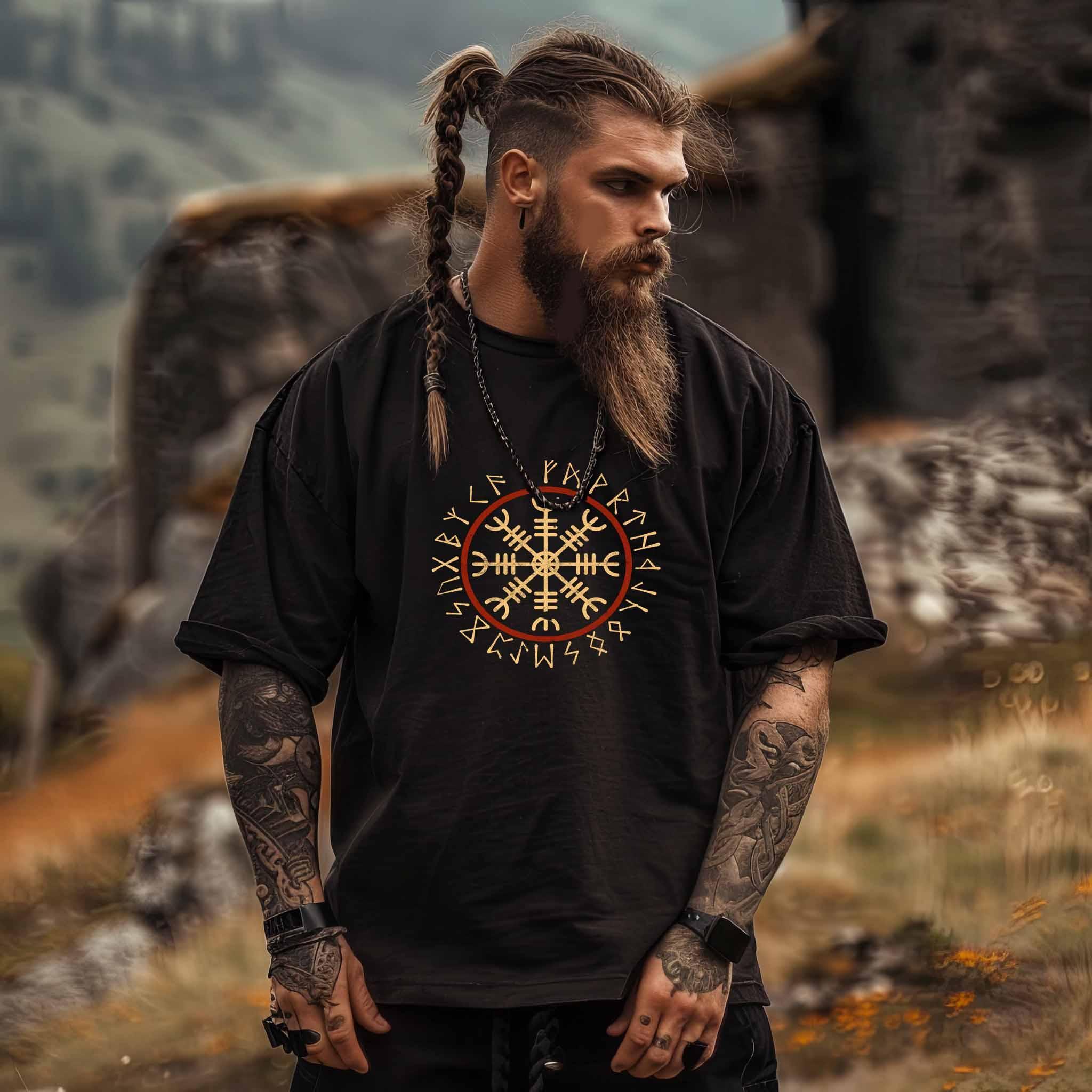 Wikinger Helm of Awe Oversized Shirt mit Runenkreis – Kraftvolles nordisches Symbol Design - Nordic Viking Wear