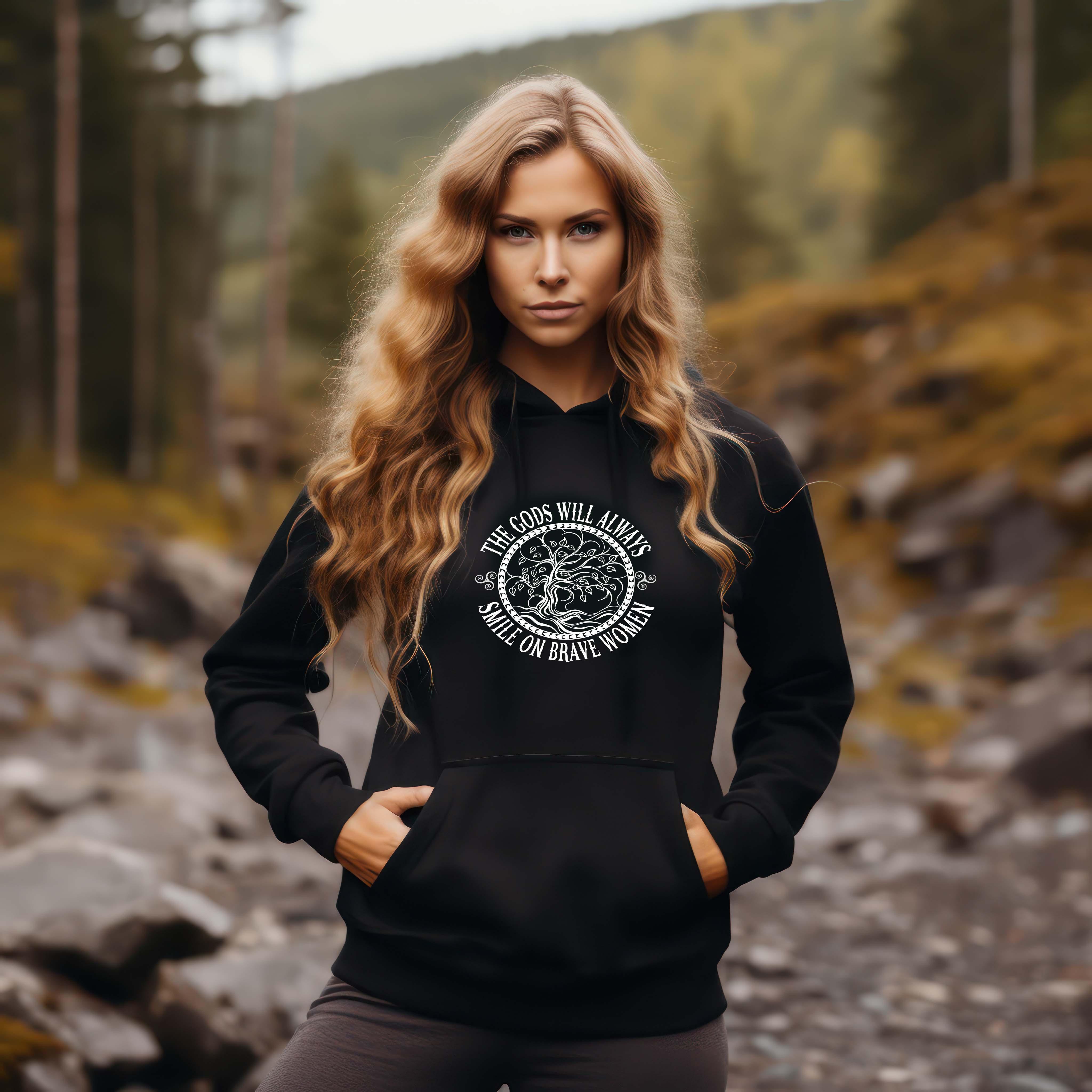 Schildmaiden Hoodie – "The Gods Will Always Smile On Brave Women" mit Triskele & Life Of Tree Design
