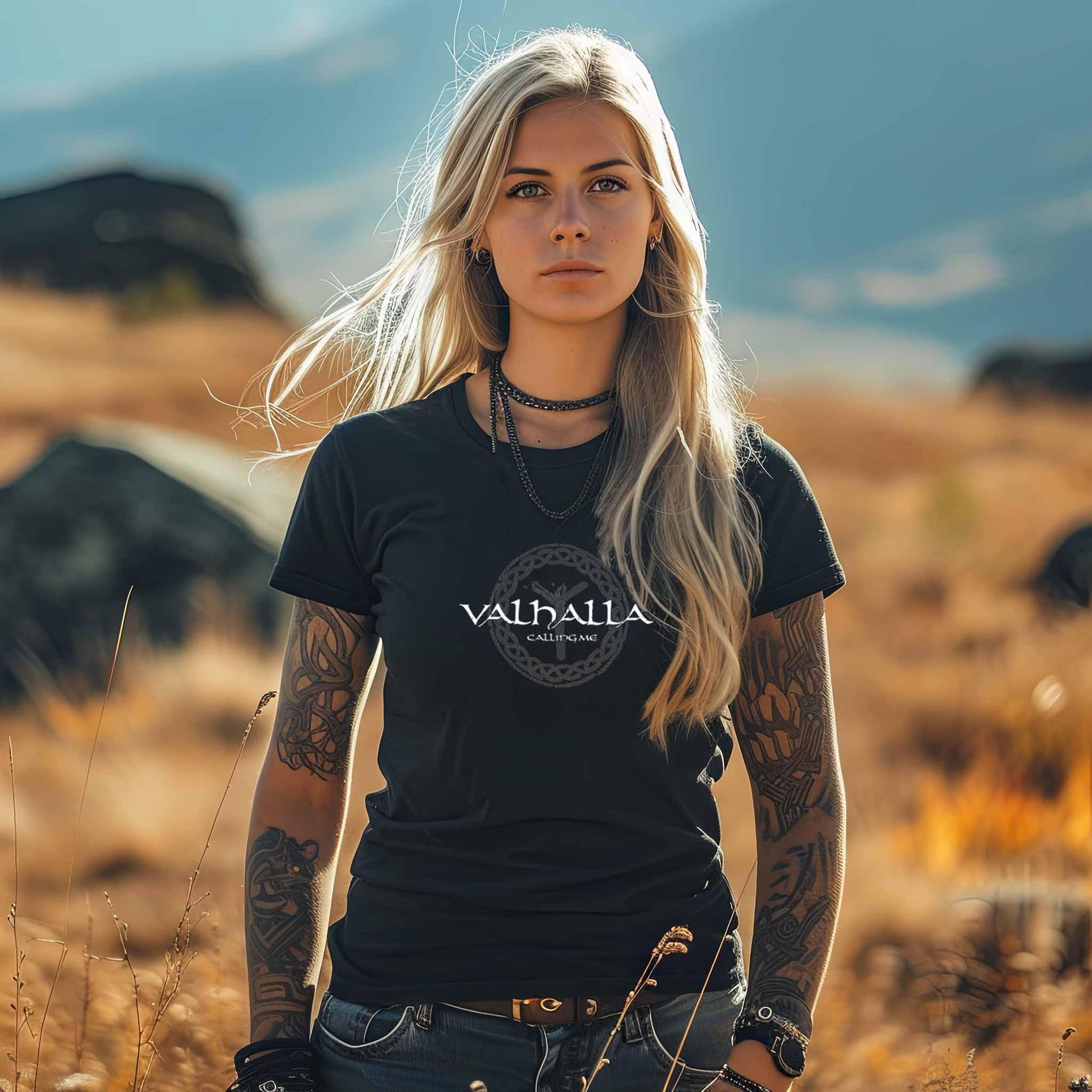 Schildmaiden Extended Shirt – "Valhalla Calling Me" mit nordischem Knotenmuster - Nordic Viking Wear