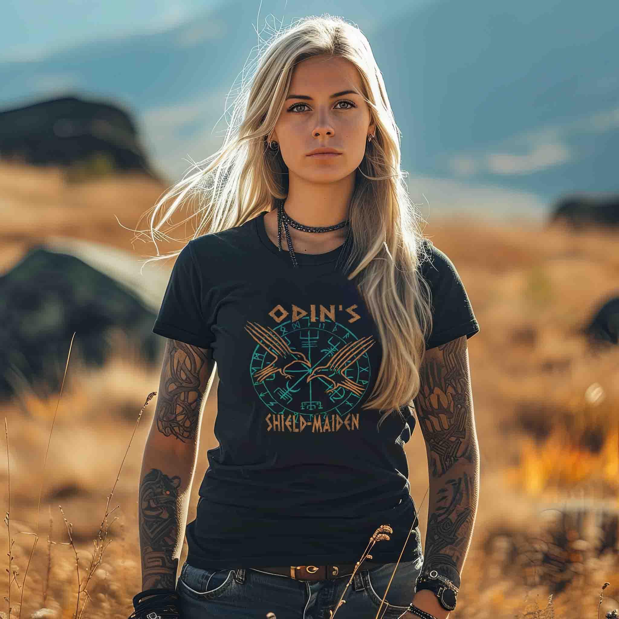 Extended Shirt „Odin's Shield-Maiden – Runenkreis & Raben Design“ - Nordic Viking Wear