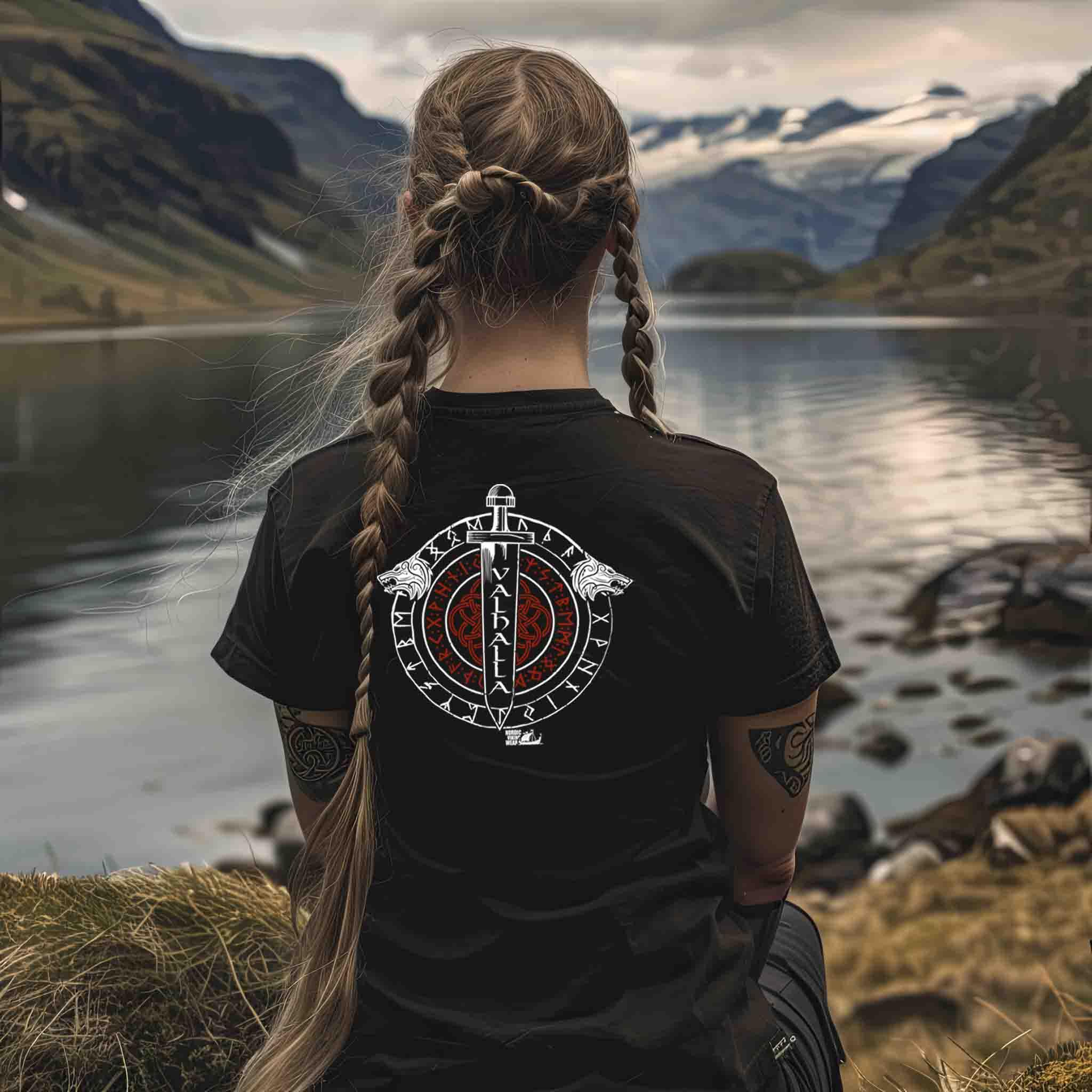 Schildmaiden Premiumshirt VALHALLA Runenkreis & Wolfswächter
