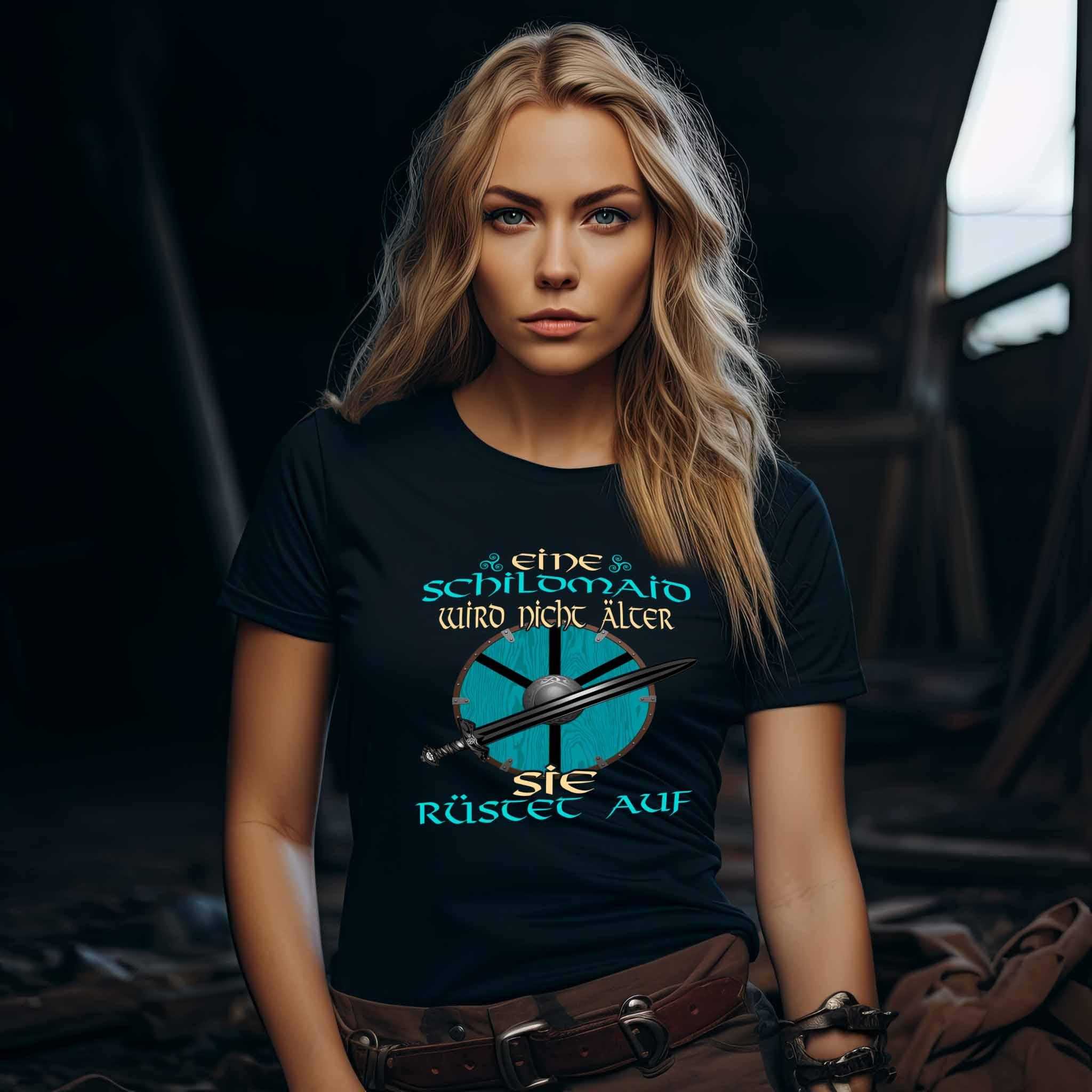 Extended Shirt „Eine Schildmaid wird nicht älter – Sie rüstet auf“ - Nordic Viking Wear