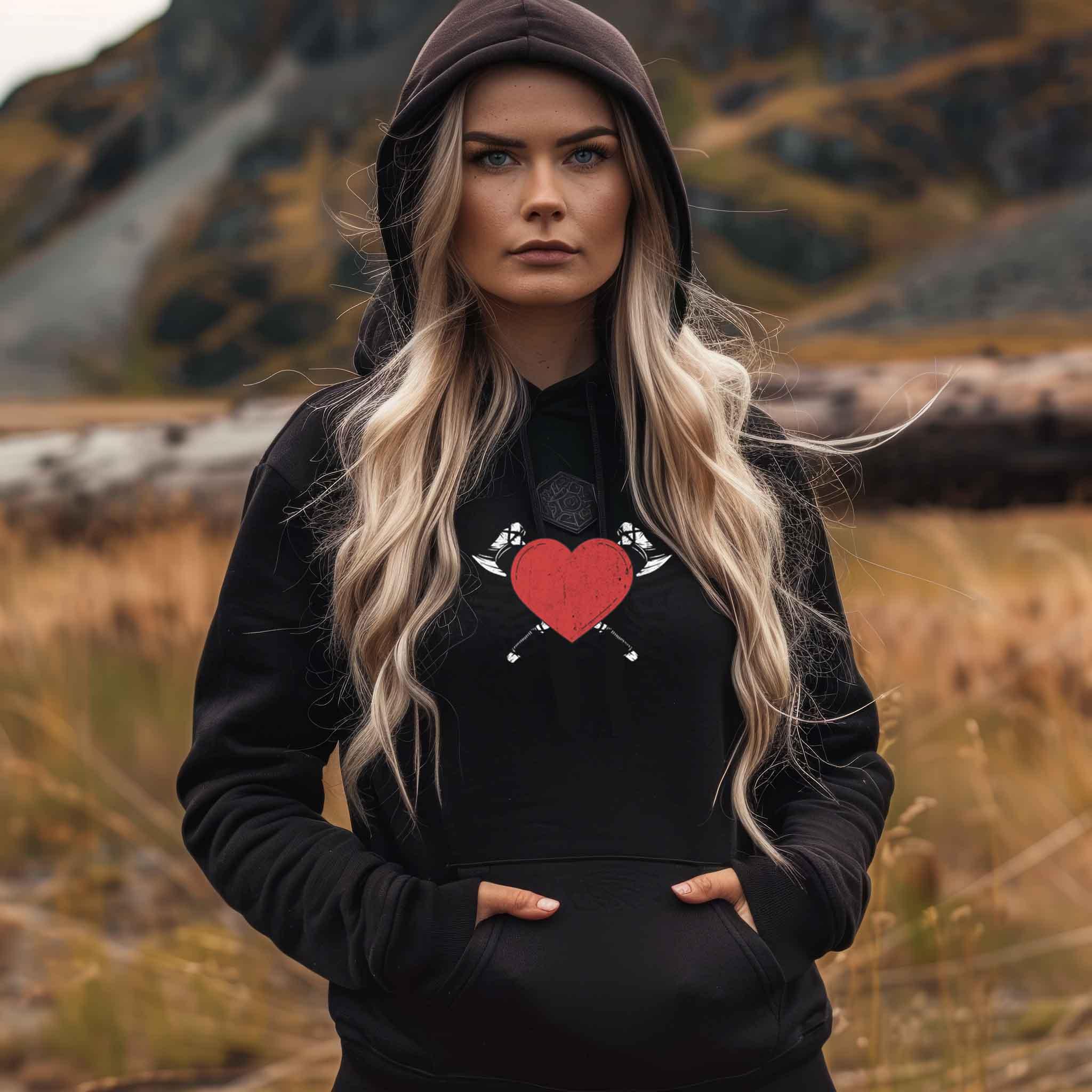 Schildmaiden Hoodie – Herz & Wikinger-Design - Nordic Viking Wear
