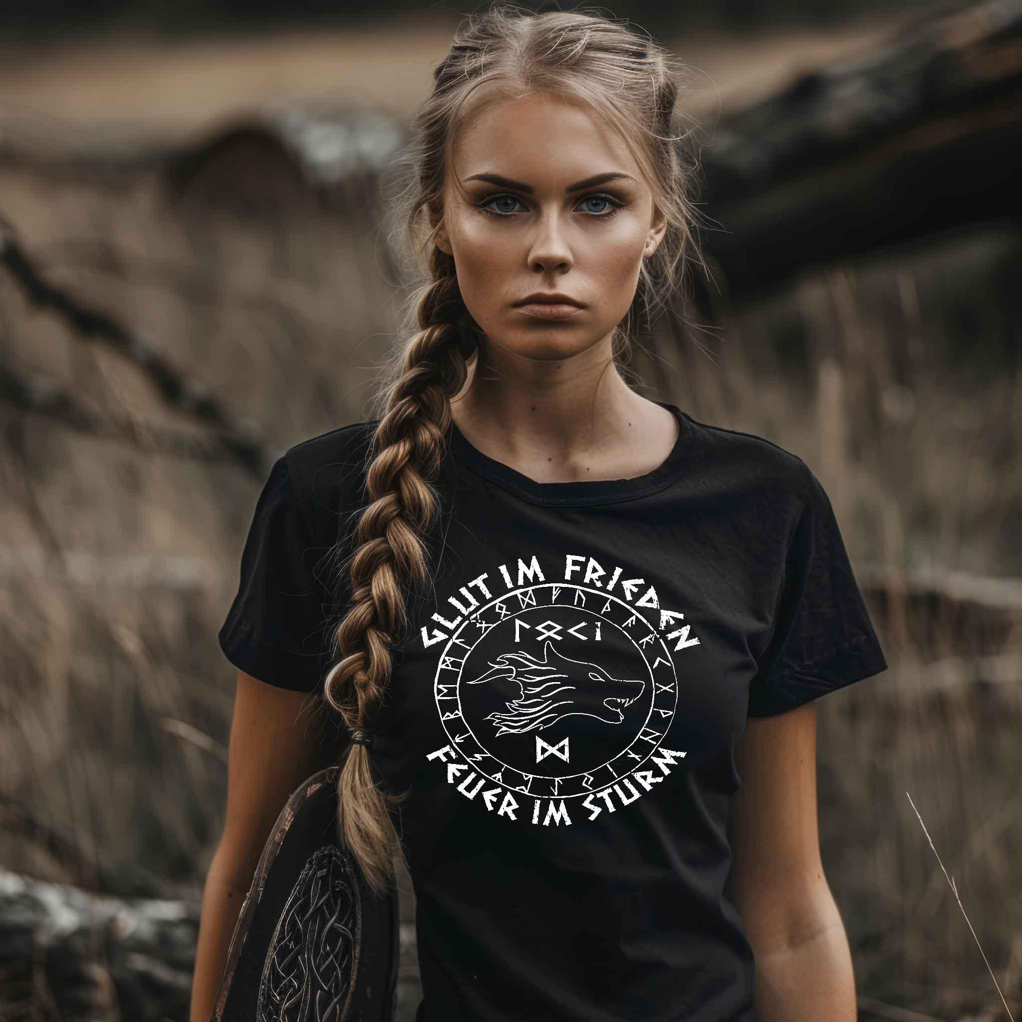 Schildmaiden Expresser Shirt "Glut im Frieden, Feuer im Sturm" mit Runen und Wolfsmotiv