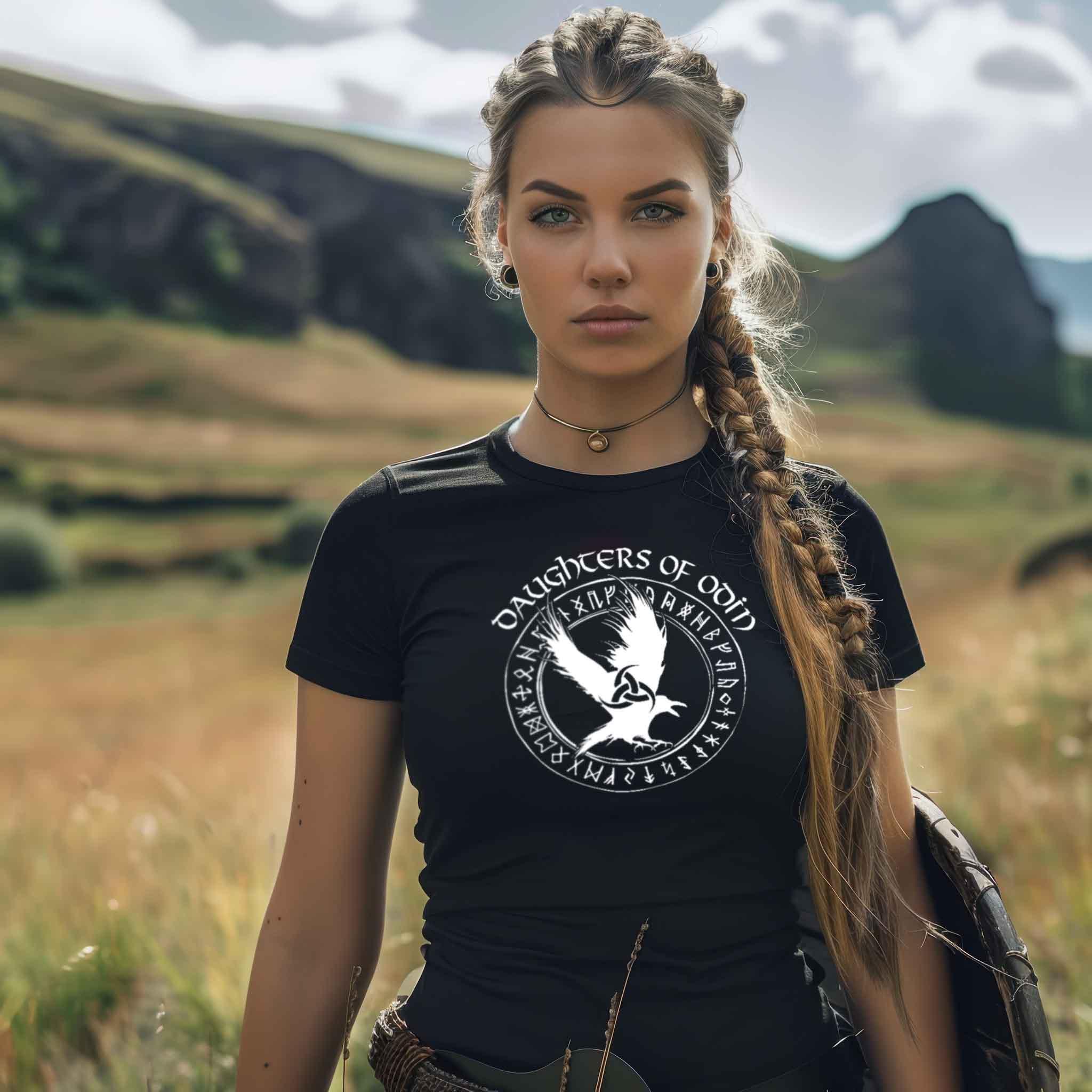 Schildmaiden Premiumshirt - "Daughters of Odin"