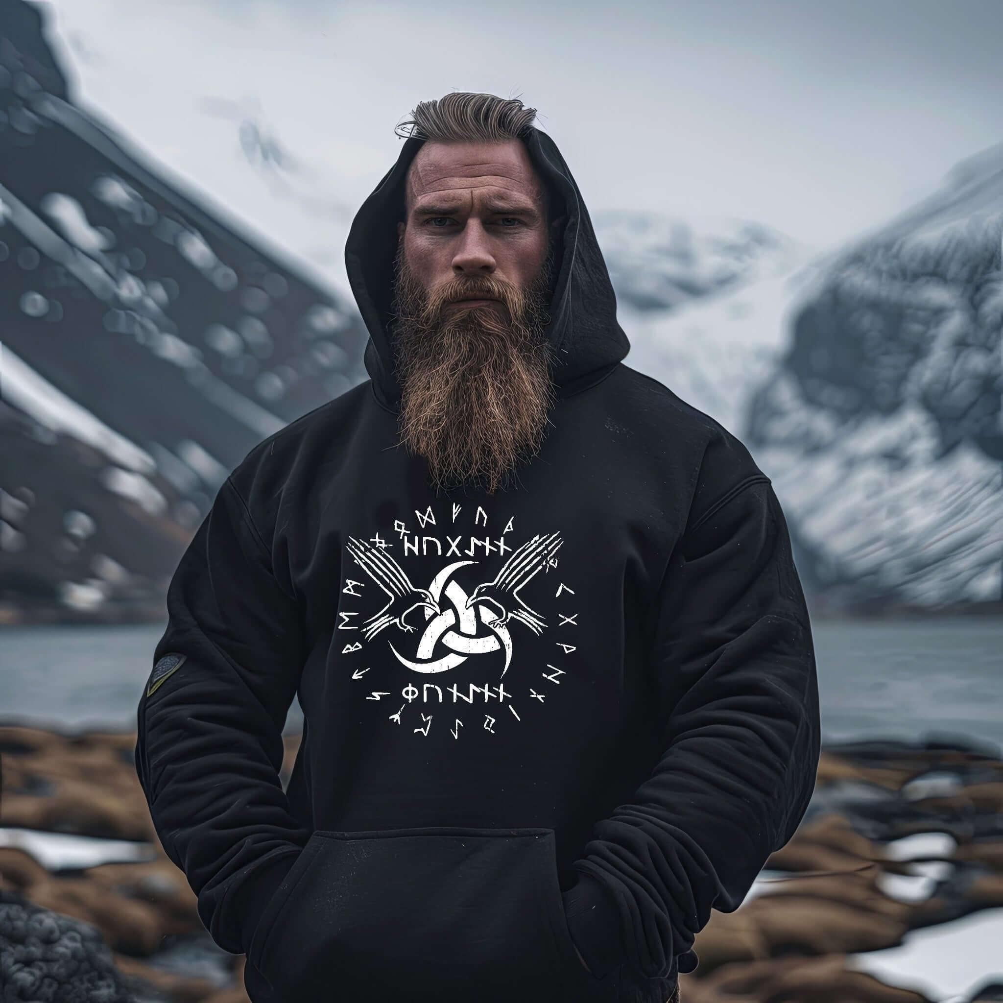 Nordischer Wikinger Oversized Hoodie mit Zwei Raben Motiv und Runenkreis - Nordic Viking Wear