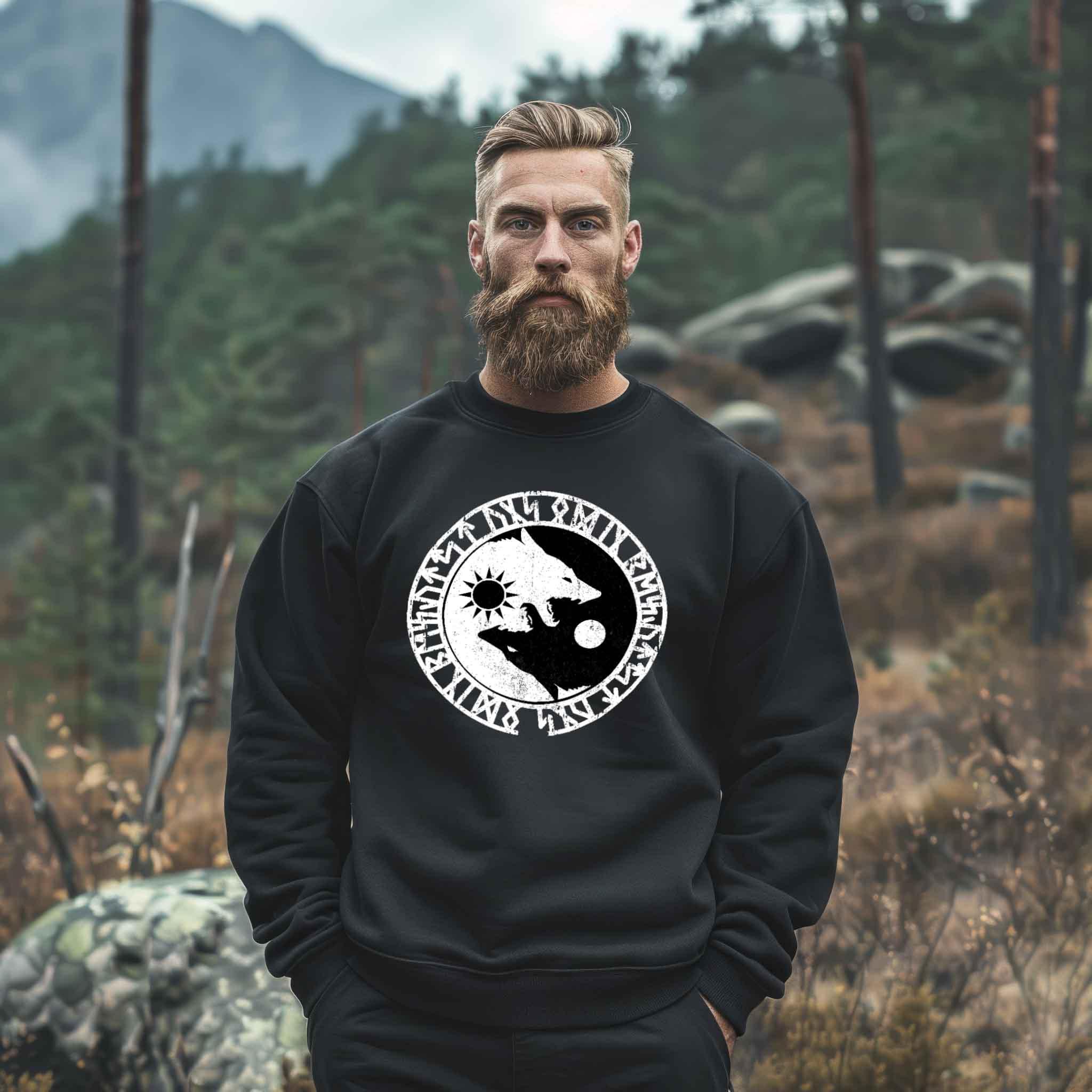 Wikinger Sweatshirt - Geri und Freki, Odins Wölfe mit Runenkreis - Nordic Viking Wear