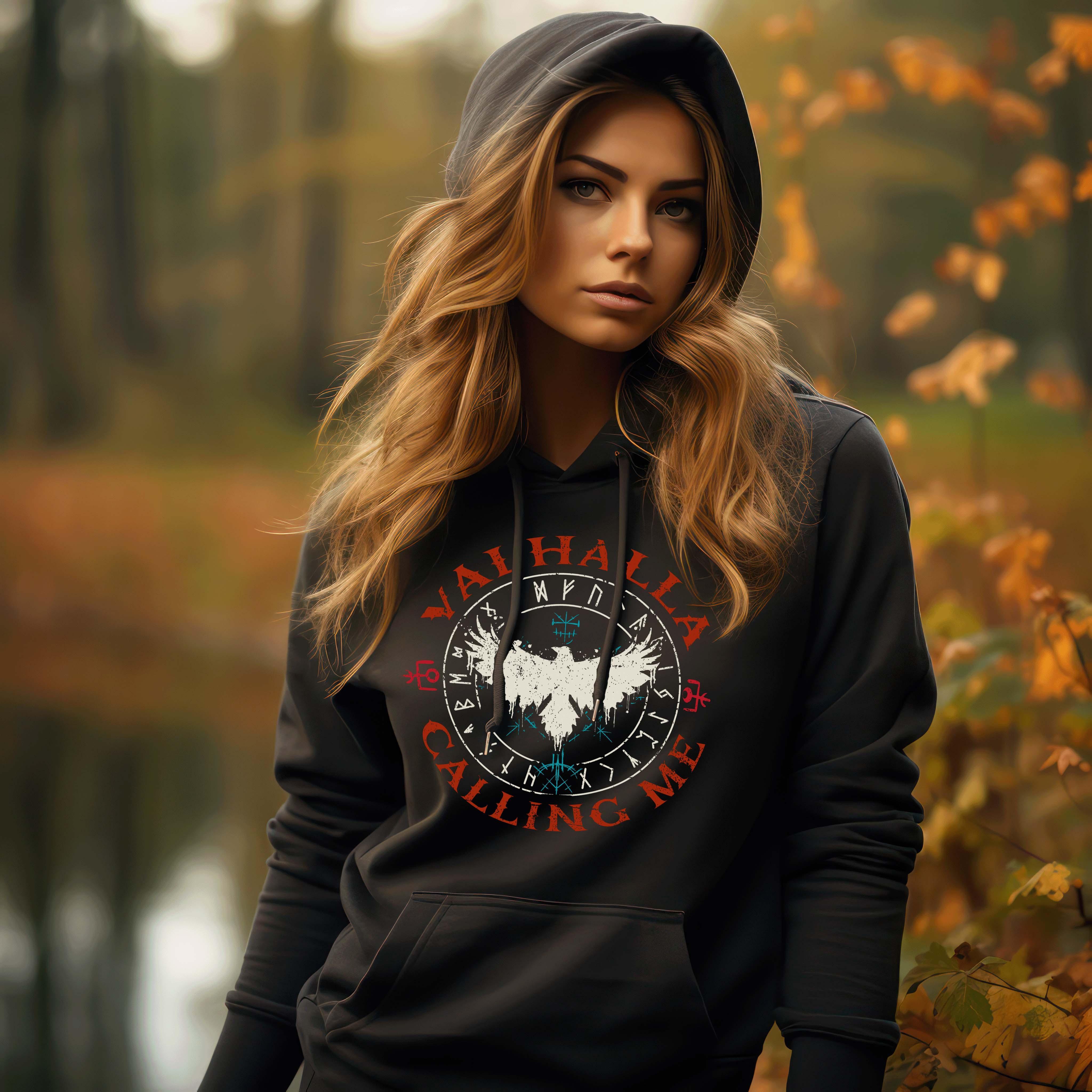 Schildmaiden Hoodie mit Raben-Design & Runenkreis - "Valhalla Calling Me"