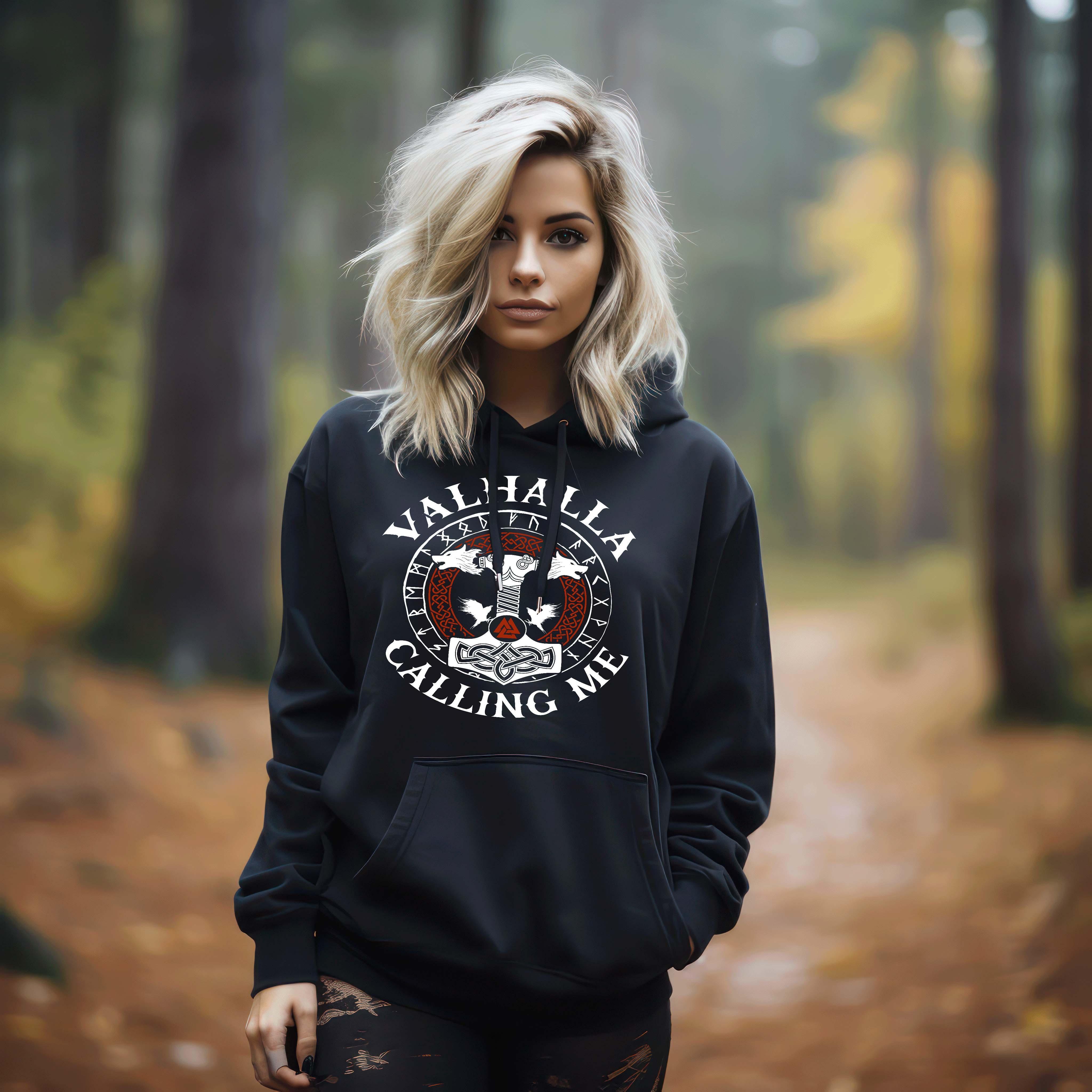 Schildmaiden Hoodie mit Thors Hammer & Runenkreis - "Valhalla Calling Me"