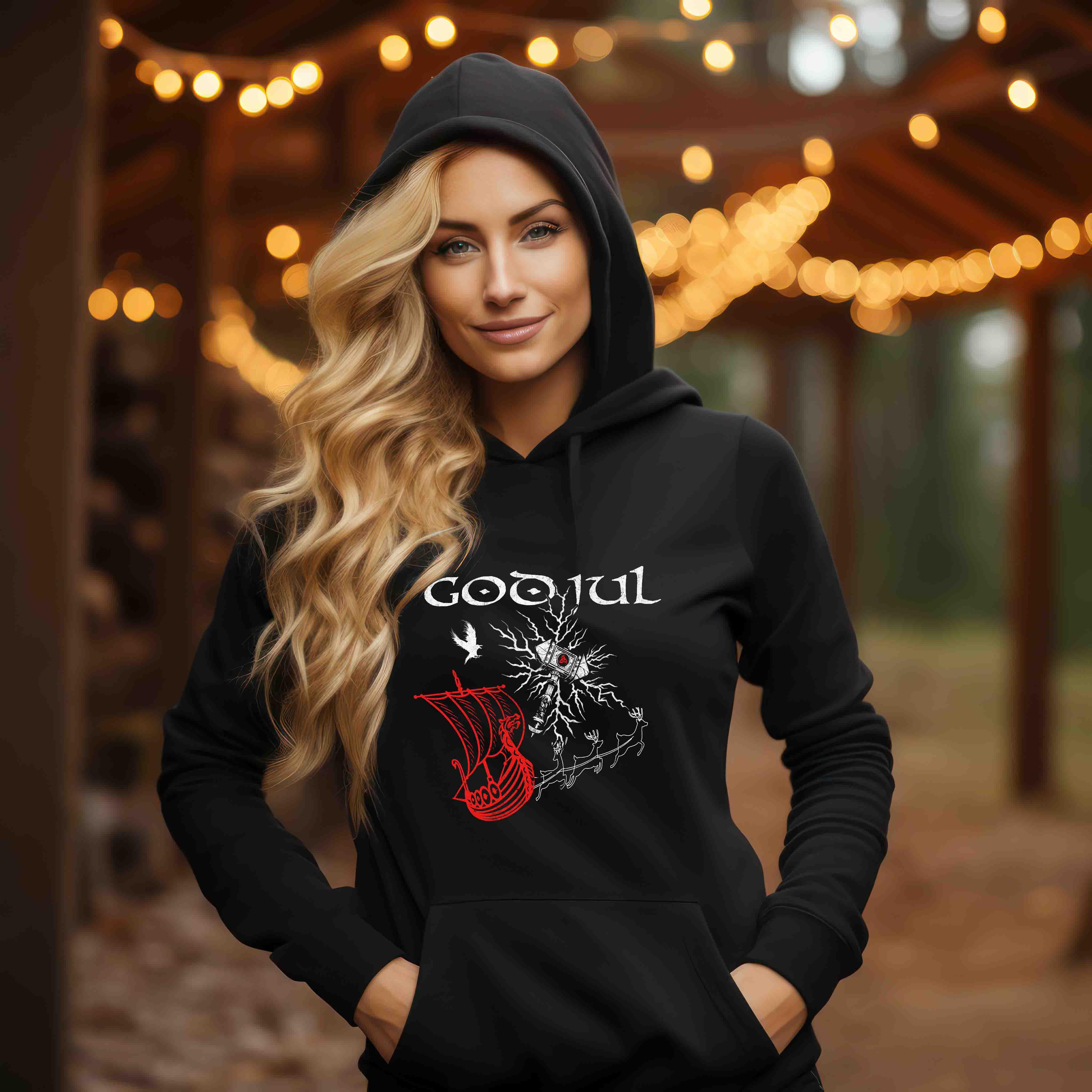 Schildmaiden Weihnachts-Hoodie – God Jul Design mit Thors Hammer & Drachenboot - Nordic Viking Wear