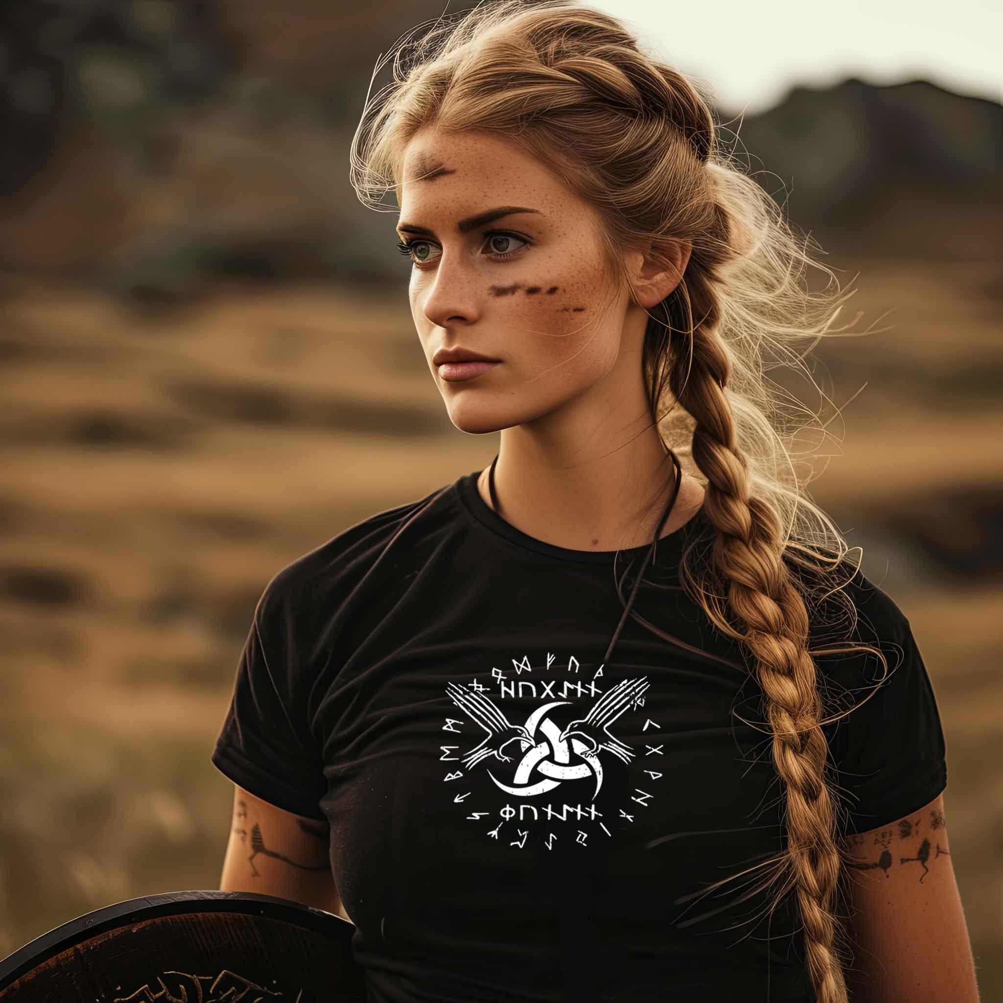 Schildmaiden Extendet Shirt – Odins Horn & Raben-Design mit Runenkreis - Nordic Viking Wear
