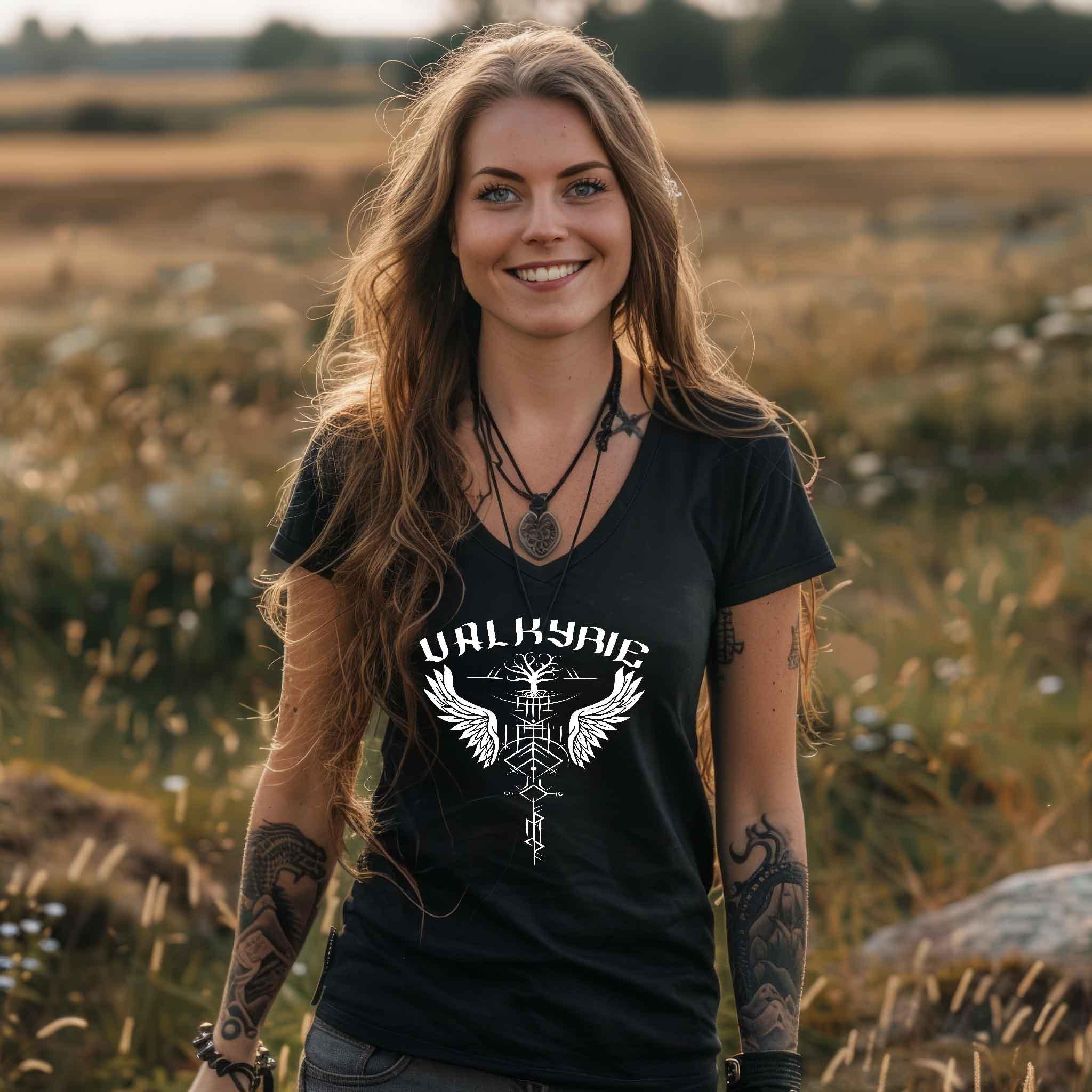 Schildmaiden Extendet Shirt – Walküre-Design mit Flügeln & Yggdrasil - Nordic Viking Wear