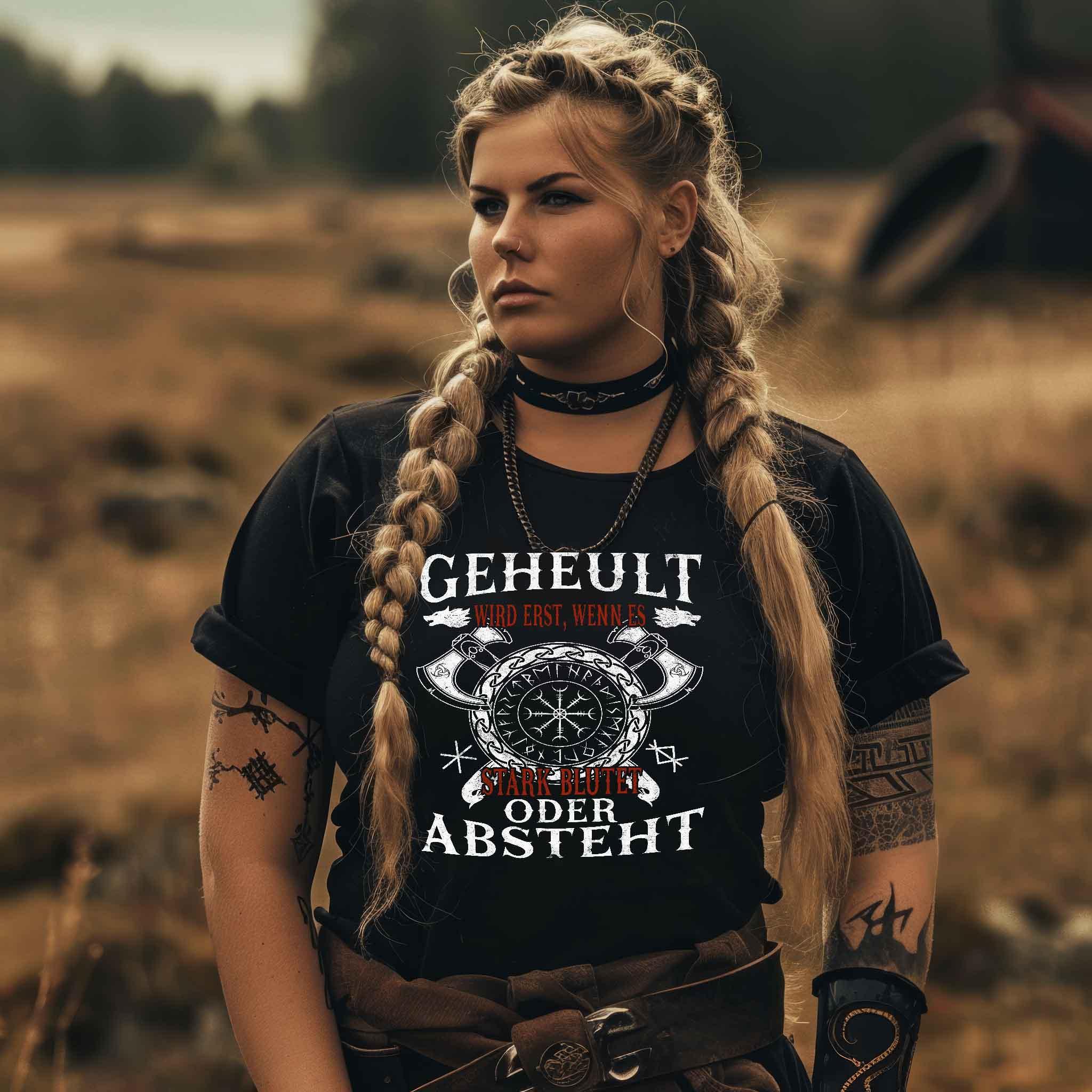 Schildmaiden Premiumshirt – Humorvolles Viking T-Shirt mit witzigem Spruch und Helm of Awe - Nordic Viking Wear