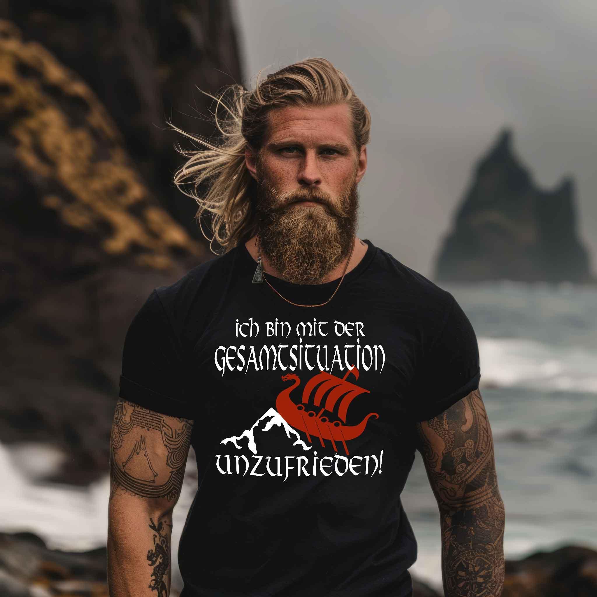 Lustiges Wikinger T-Shirt 'Unzufrieden' – Humorvoll auf Kollisionskurs - Nordic Viking Wear