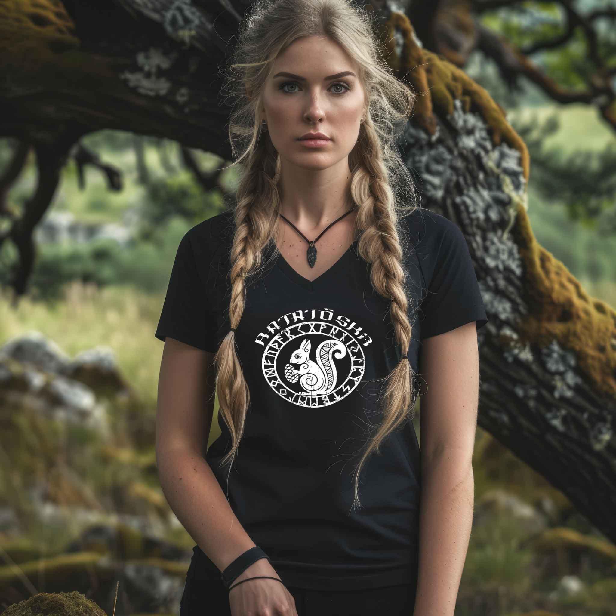 Schildmaiden V-Neck 'Ratatöskr' – Bote der Weltenesche - Nordic Viking Wear