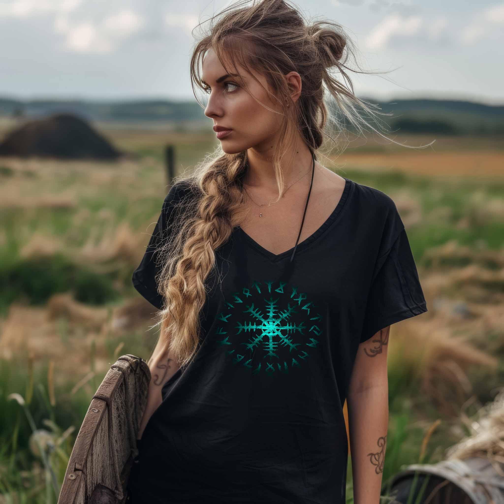 Schildmaiden Helm des Schreckens V-Neck – Mystischer Runenkreis - V-Neck Damenshirt - Nordic Viking Wear