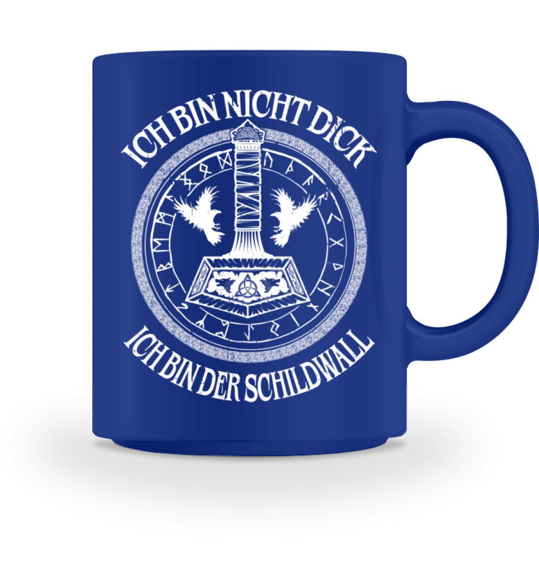 Wikinger Tasse mit Thors Hammer und Runenkreis, humorvoller Spruch "Ich bin nicht dick, ich bin der Schildwall" in Blau.