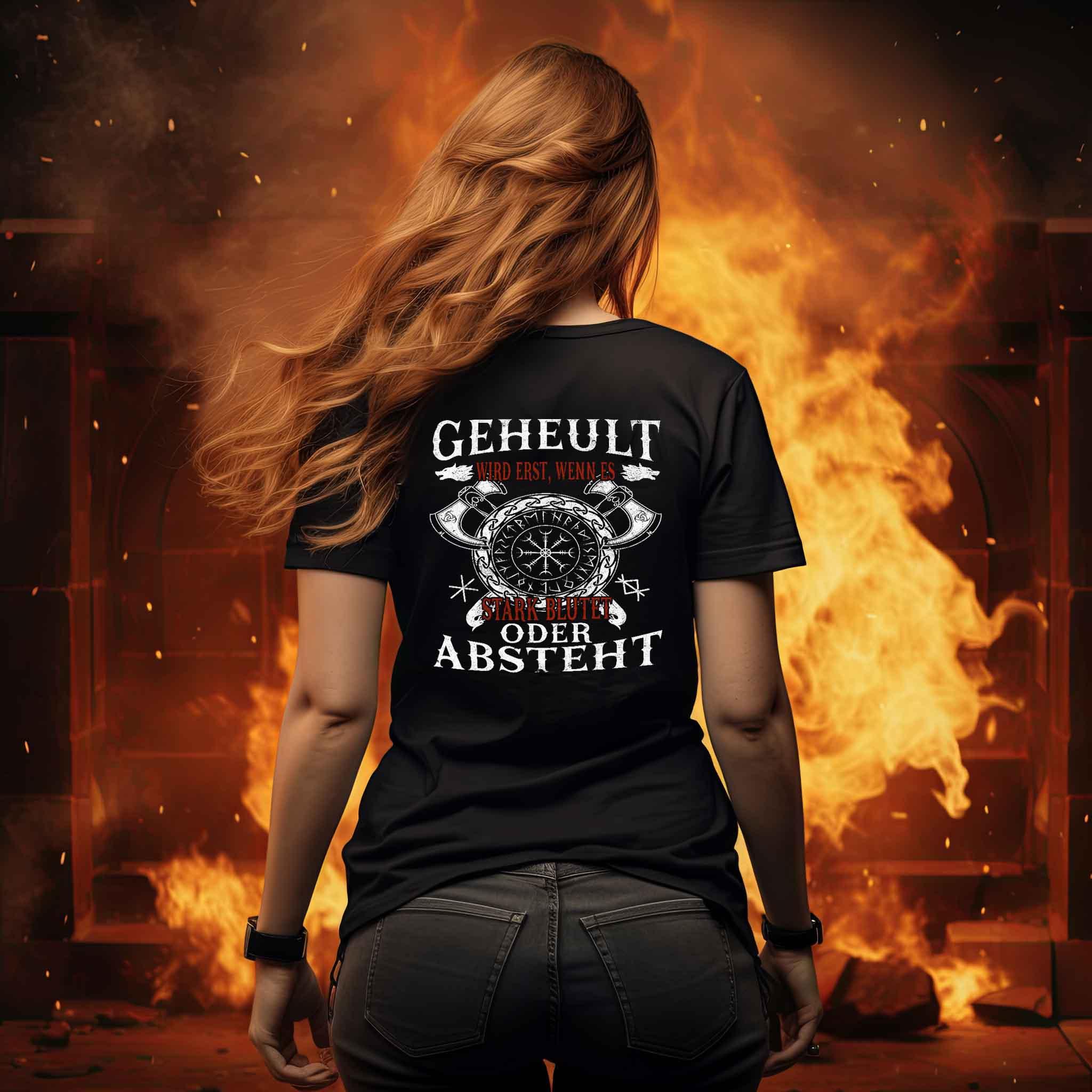 Schildmaiden Premiumshirt – Backprint mit witzigem Spruch und Helm of Awe - Nordic Viking Wear