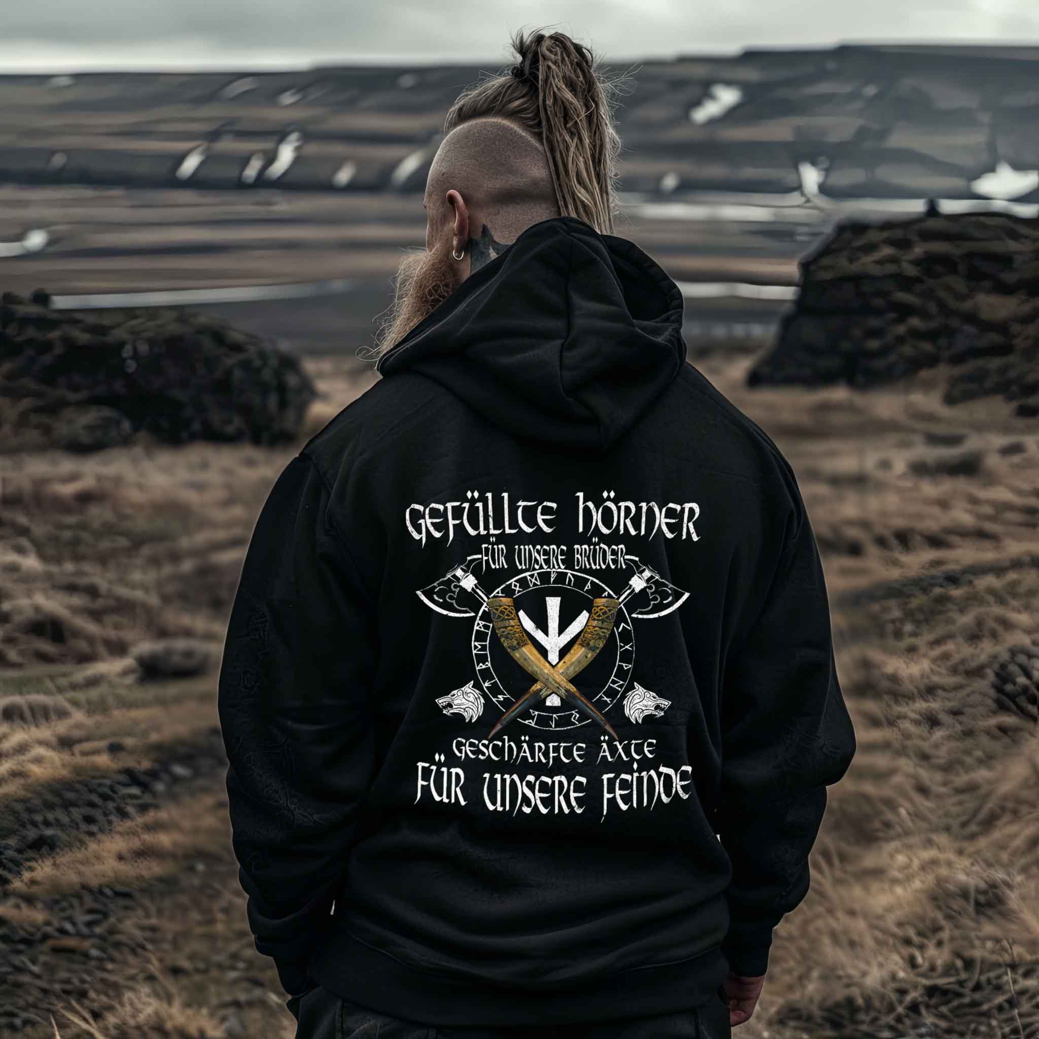 Wikinger Brüderlichkeit Oversized-Hoodie – "Gefüllte Hörner und Geschärfte Äxte"