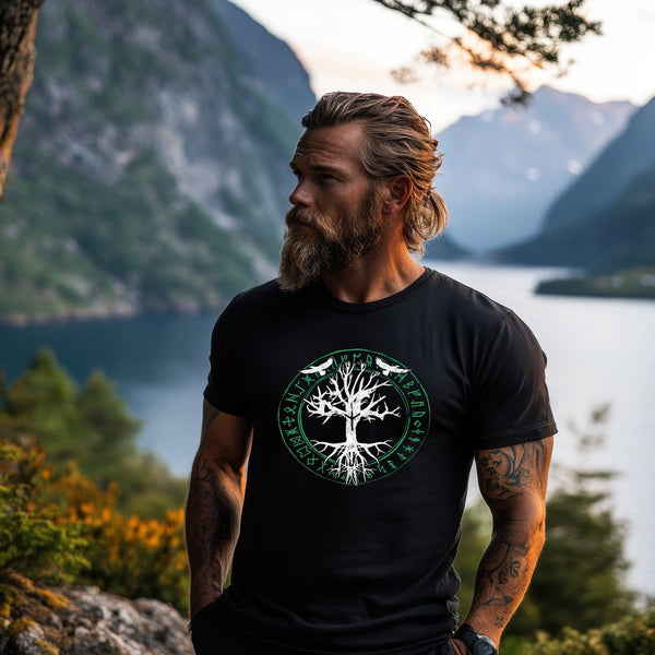 Wikinger Premiumshirt Odins Raben Weltenbaum mit Runenkreis - Nordic Viking Wear