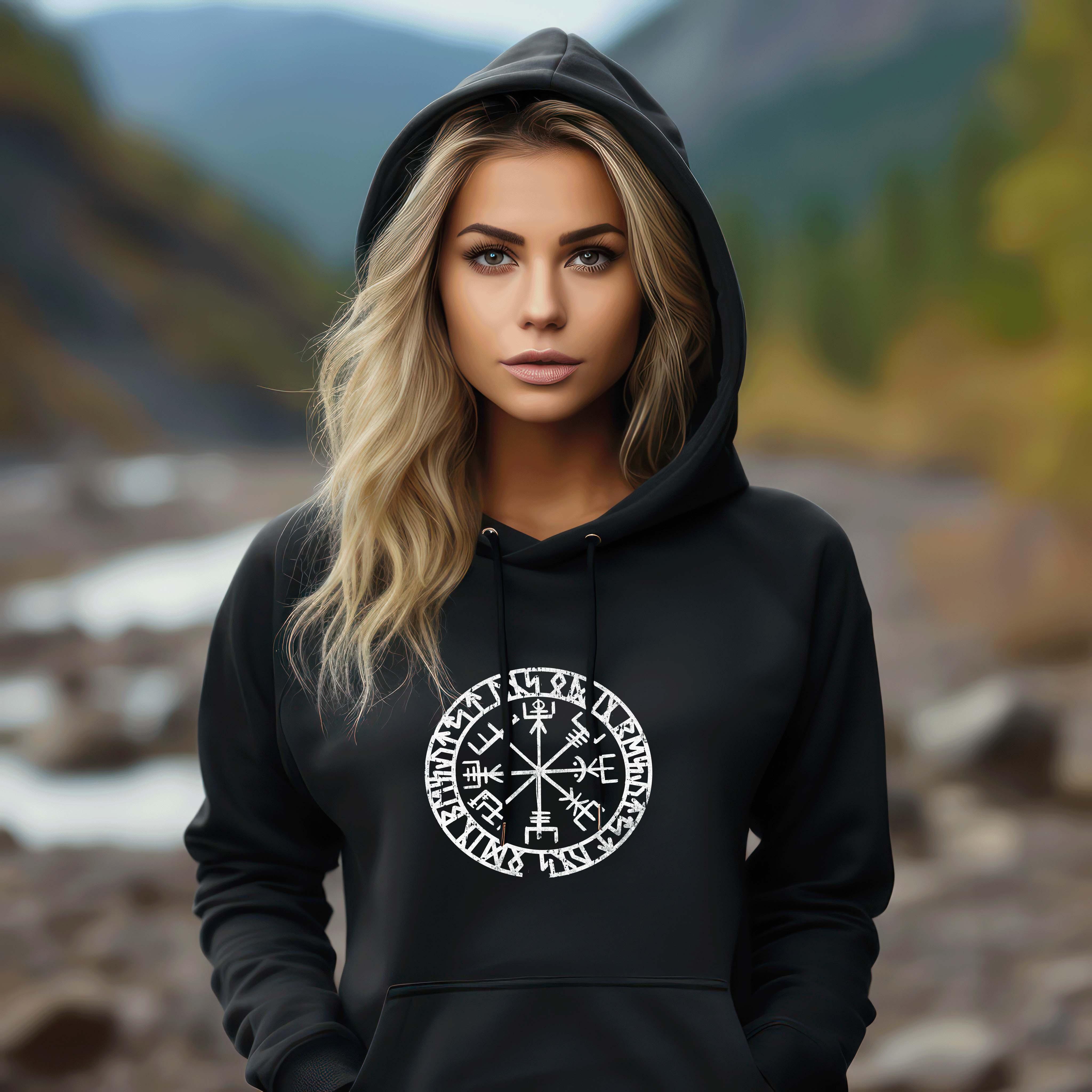 Schildmaiden Hoodie mit Vegvisir & Runenkreis - Eintauchen in die Nordische Magie - Nordic Viking Wear