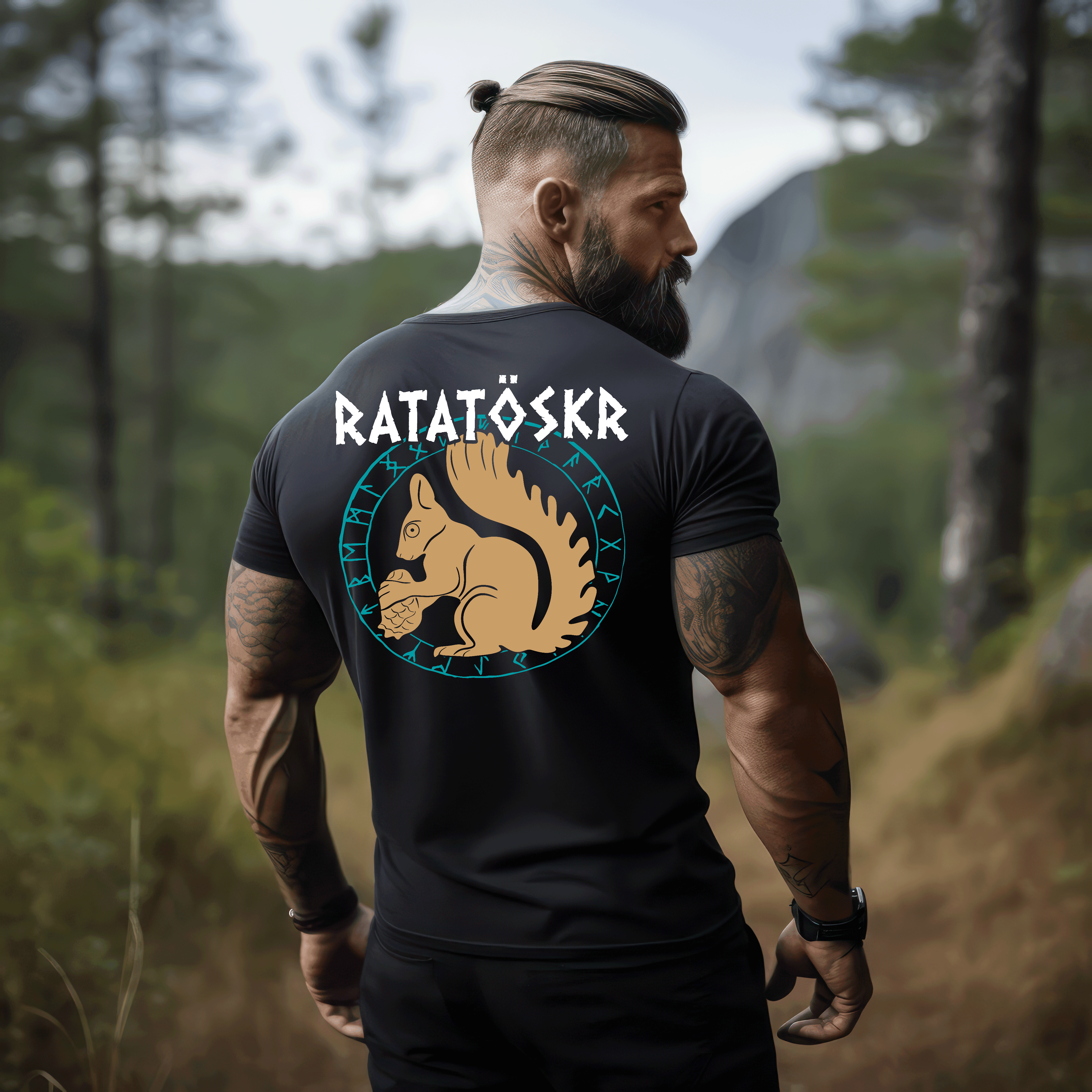 Wikinger T-Shirt "RATATÖSKR" – Eichhörnchen-Design mit Runenkreis Backprint - Nordic Viking Wear