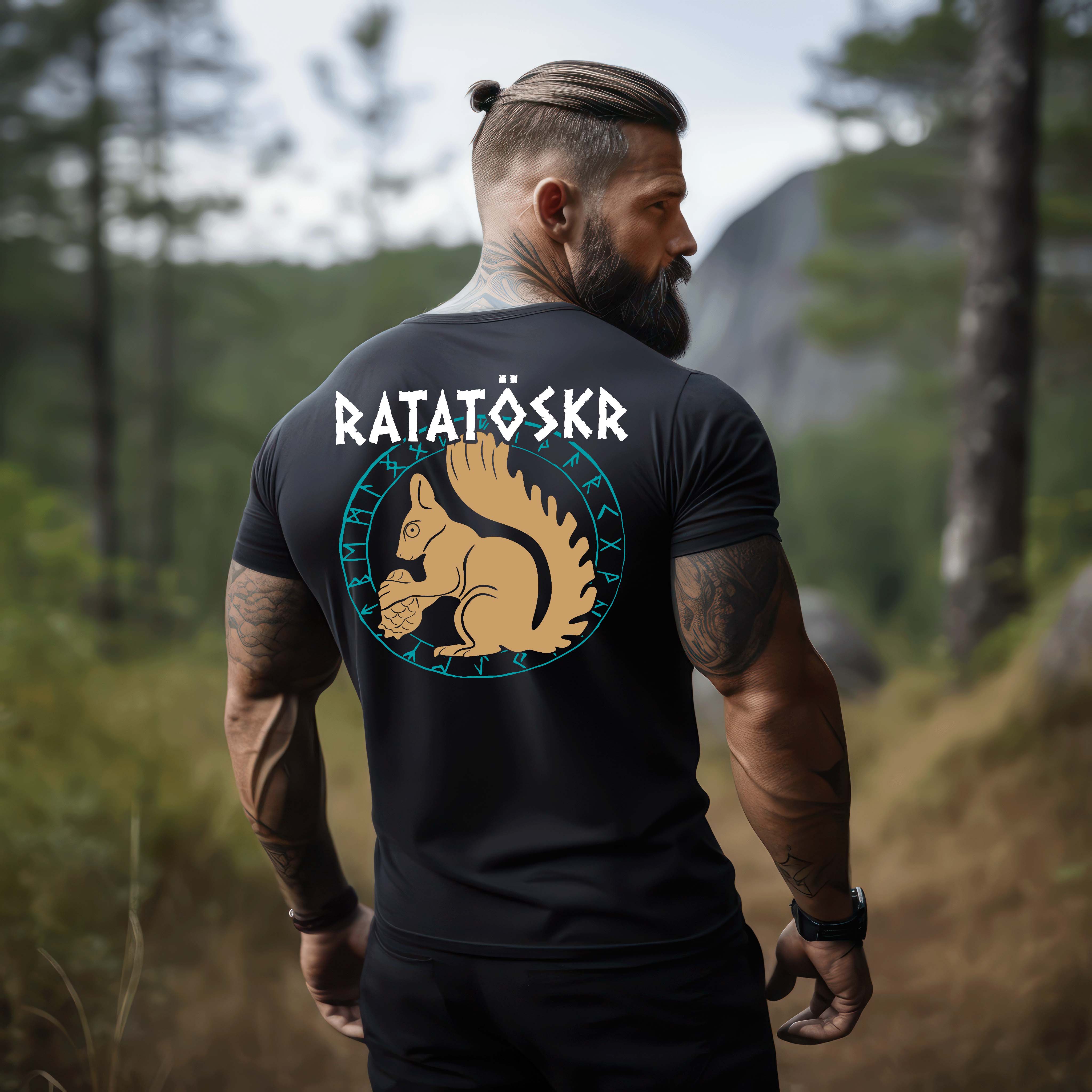 Premium Wikinger T-Shirt "RATATÖSKR" – Eichhörnchen-Design mit Runenkreis Backprint