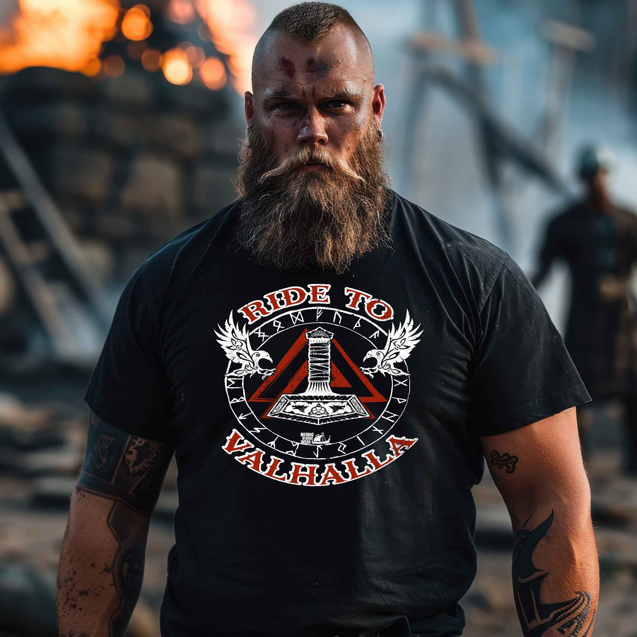 Ride to Valhalla T-Shirt – Wikinger Design mit Thors Hammer und Runen - Nordic Viking Wear