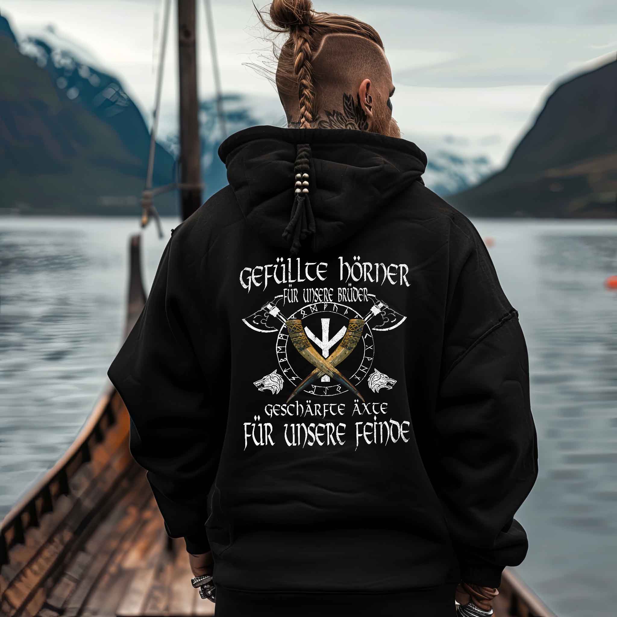 Wikinger Brüderlichkeit Heavy Vintage-Hoodie – "Gefüllte Hörner und Geschärfte Äxte"