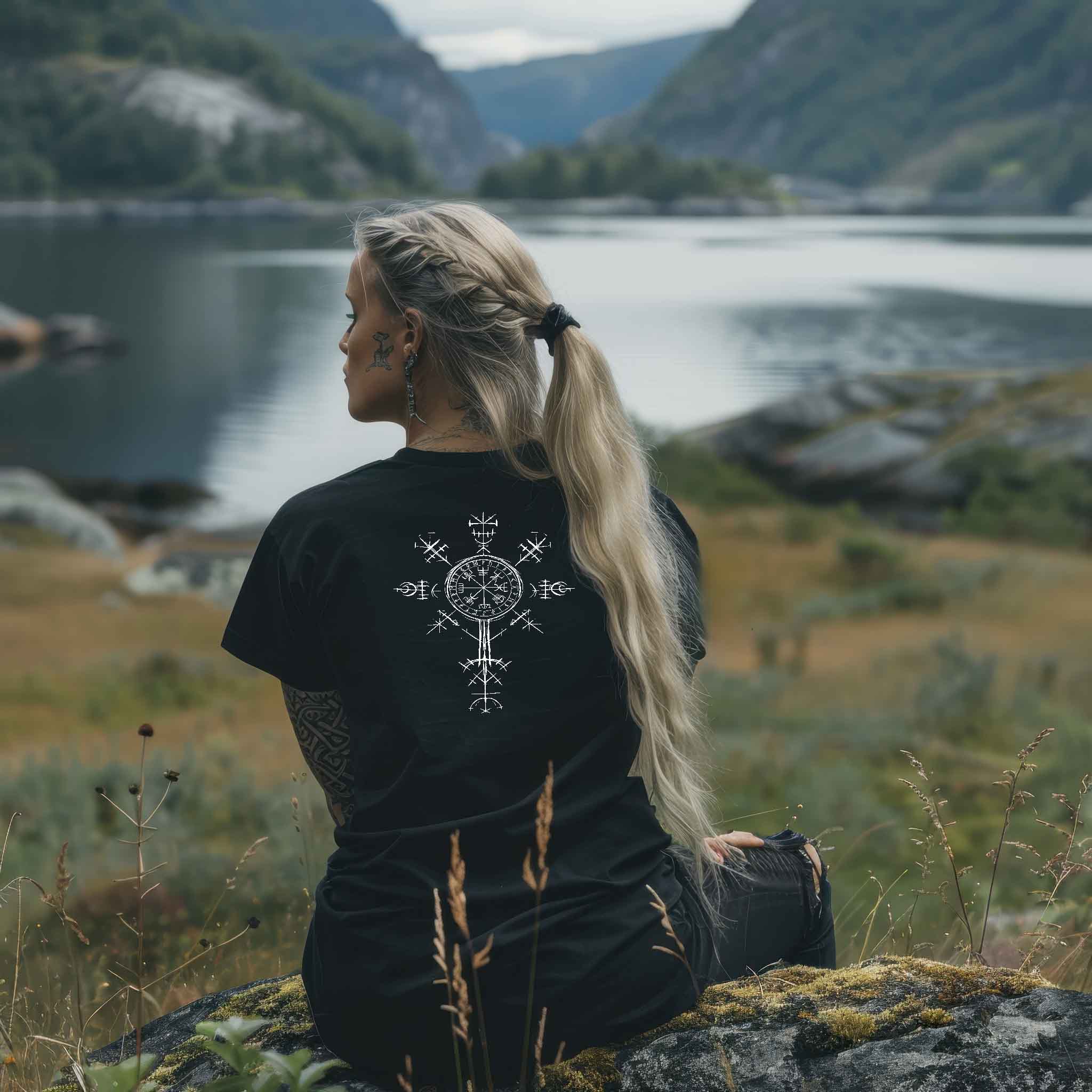 "Vegvísir Nordischer Kompass" Schildmaiden-Expresser Shirt – Leite Deinen Weg