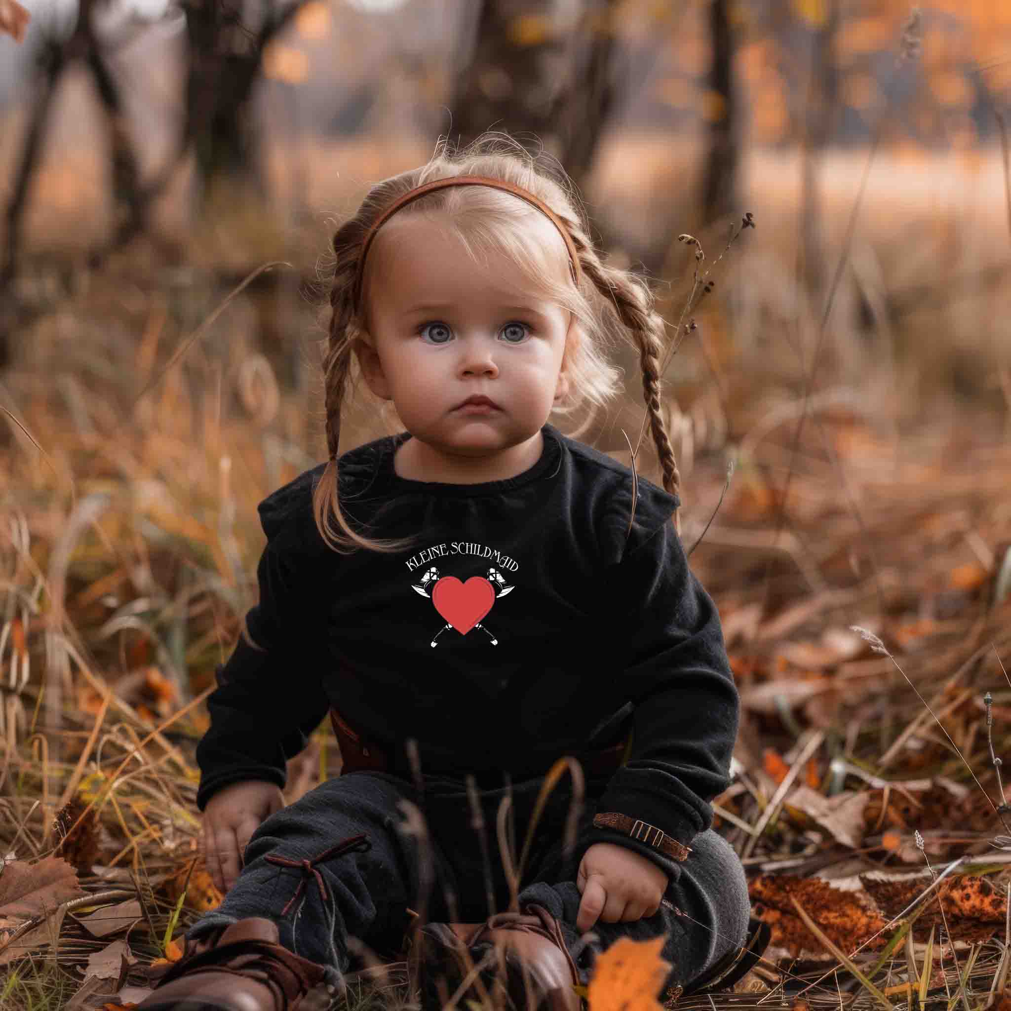 Baby Body Langarm 'Kleine Schildmaid' – Herz und Äxte Design